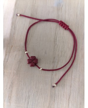 Bracelet trèfle fil rouge porte bonheur, réglable.    Le fil rouge, symbole de protection et porte bonheur puissant, renforce vo