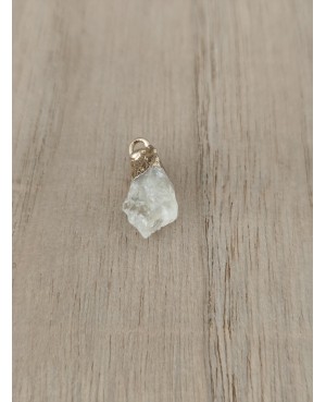 Mini pendentif en pierre naturelle, environ 1 cm à 1.5 cm. Vendu sans la chaine.
