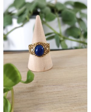 Bague en acier inoxydable dorée et pierre de qualité, légèrement ajustable, plusieurs déclinaisons possible :