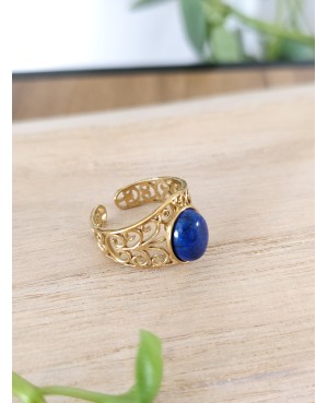 Bague en acier inoxydable dorée et pierre de qualité, légèrement ajustable, plusieurs déclinaisons possible :